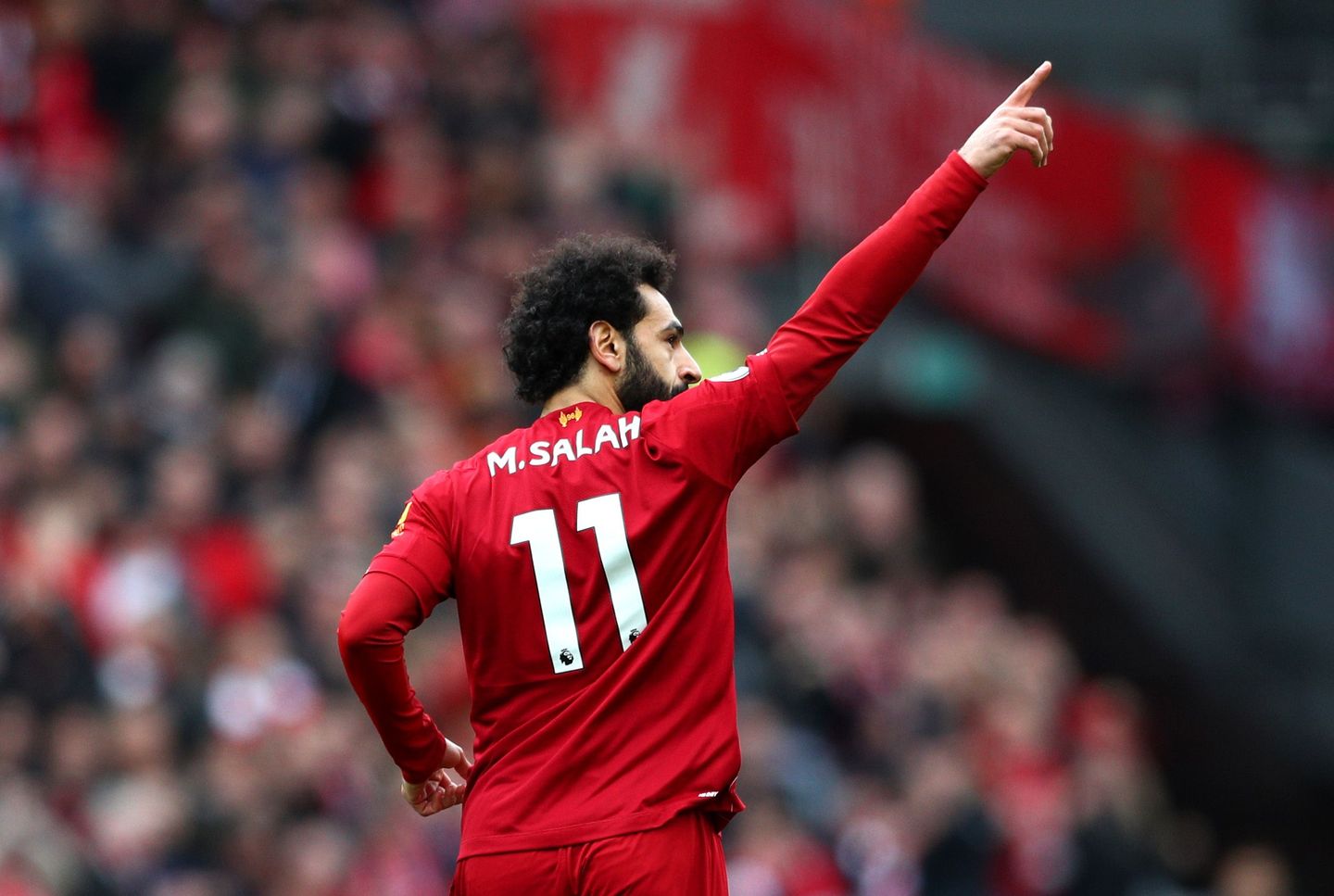 découvrez l'émotion de mohamed salah lors du match entre liverpool et bournemouth : analyse des moments forts, réactions du joueur et influence sur la rencontre.